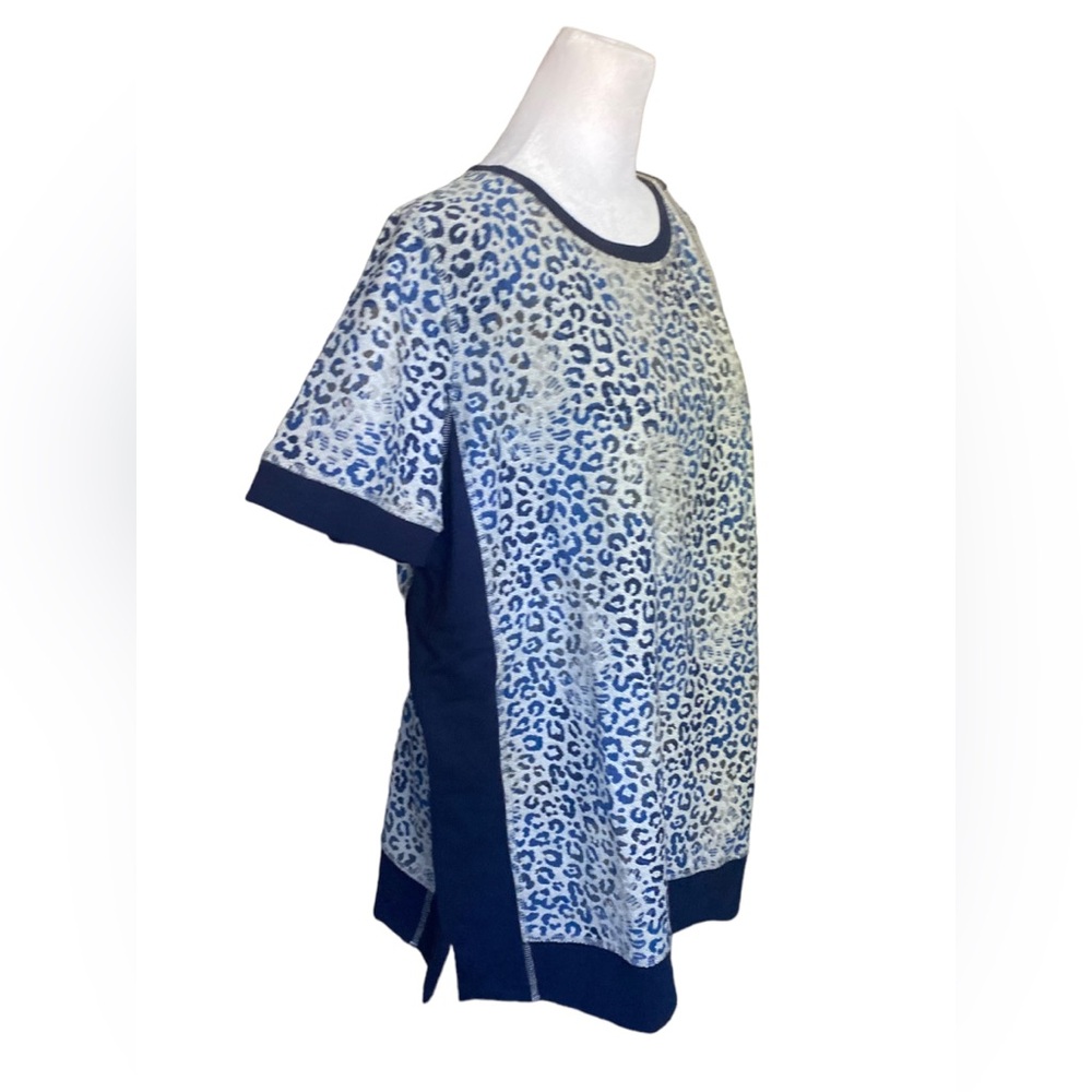🐆✨ 💙 NWT! DG2 Downtime reverse leopard animal print gorgeous top💙✨ 🐆